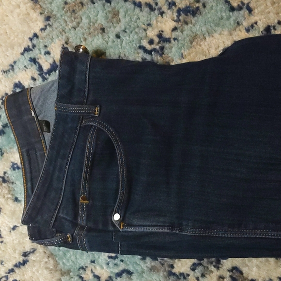 🖤SOLD🖤Guess Skinny Jeans - Picture 2 of 5